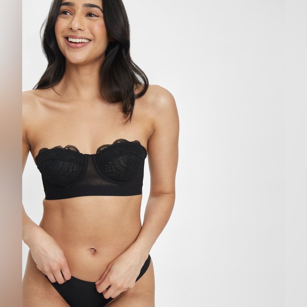 Lively jet Black Strapless Lace Bandeau Bra 34C, no-slip mesh, romantic lingerie